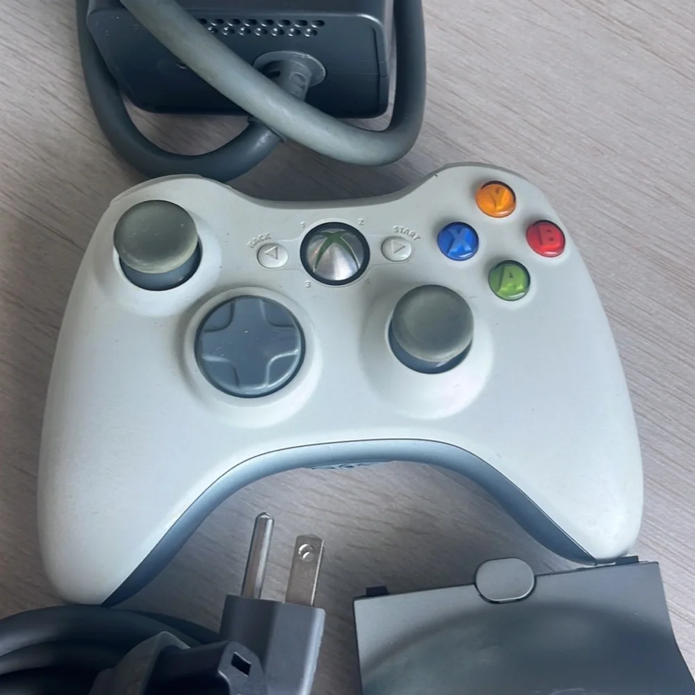Xbox 360 console and cords with battery and controller